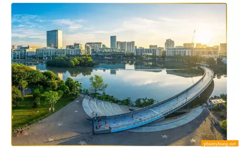 Hồ Bán Nguyệt Phú Mỹ Hưng - Trái Tim Xanh Lung Linh Giữa Lòng Quận 7 15 ho ban nguyet 5