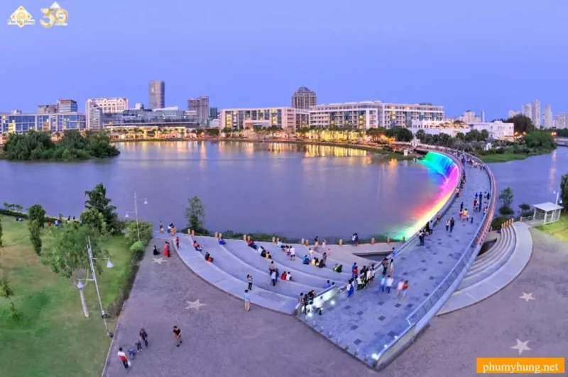 Hồ Bán Nguyệt Phú Mỹ Hưng - Trái Tim Xanh Lung Linh Giữa Lòng Quận 7 20 ho ban nguyet 9